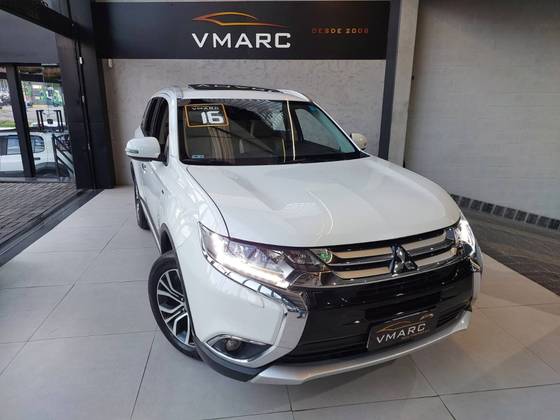 MITSUBISHI OUTLANDER 3.0 GT 4X4 V6 24V GASOLINA 4P AUTOMÁTICO MITSUBISHI OUTLANDER 3.0 GT 4X4 V6 24V GASOLINA 4P AUTOMÁTICO